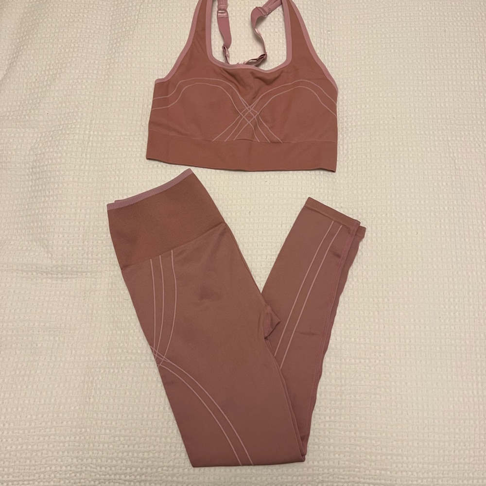 Fabletics sports bra and legging set